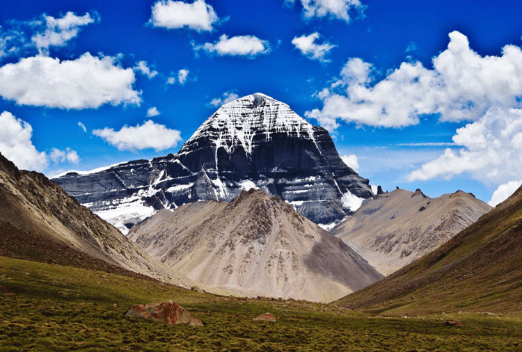 Mount Kailash, sacred peak for spiritual advisors