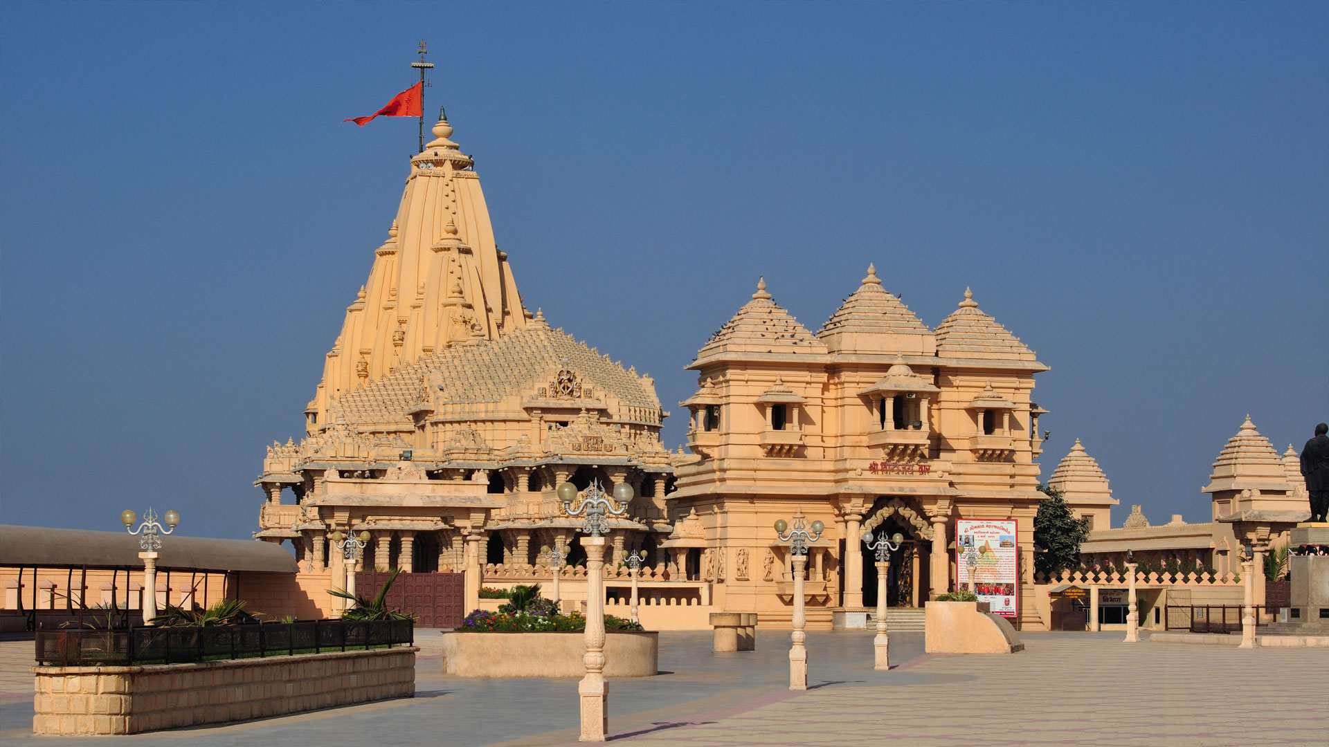 Somnath-(Gujarat)-Jyotirlingas-01